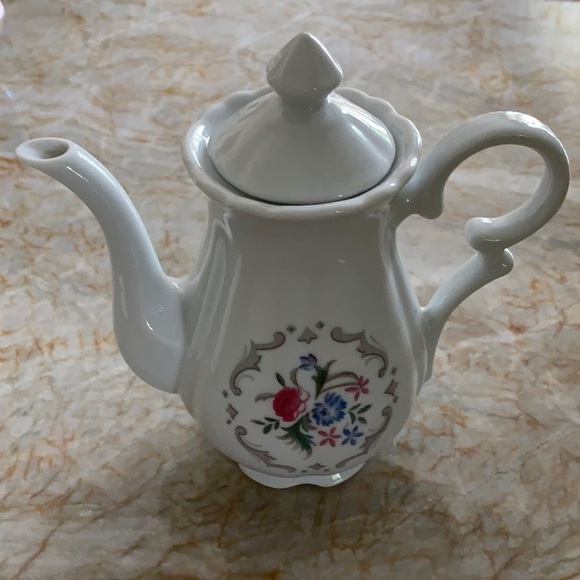 Vintage Summer Garden 16pc Children’s Tea Set - Picture 9 of 10